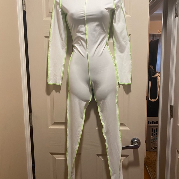 One Piece - Picture 3 of 5